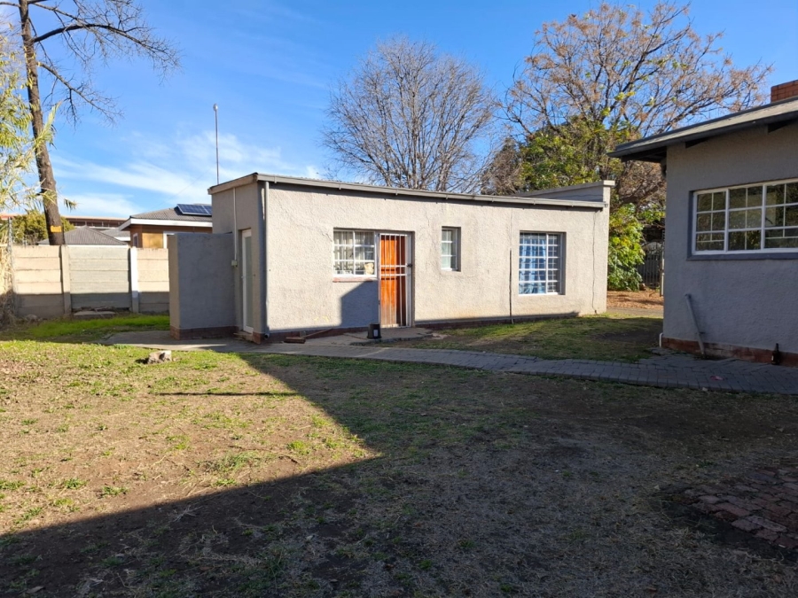 6 Bedroom Property for Sale in Willows Free State
